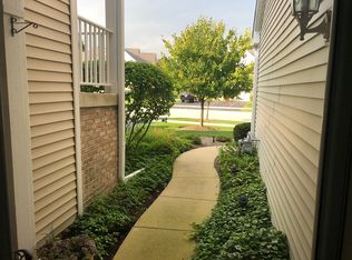 3139 Autumn Lake Dr, Aurora, IL 60504