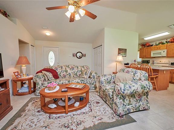 3rd image of 4681 Magnolia Dr
