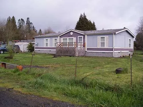 1136 Birch St photo 1