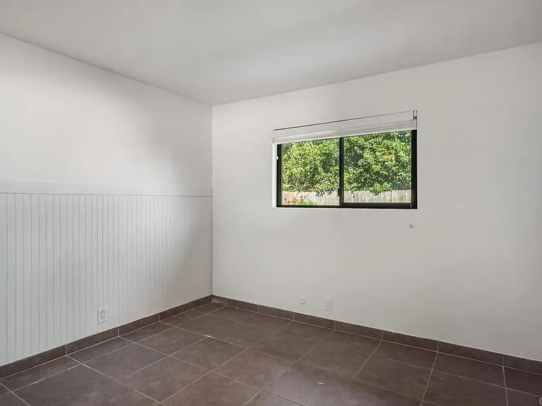 737 N Alda Dr — Photo 14