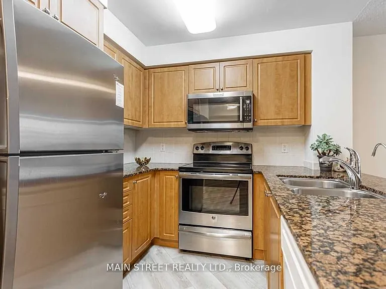 509 Beecroft Rd #816 — Photo 5