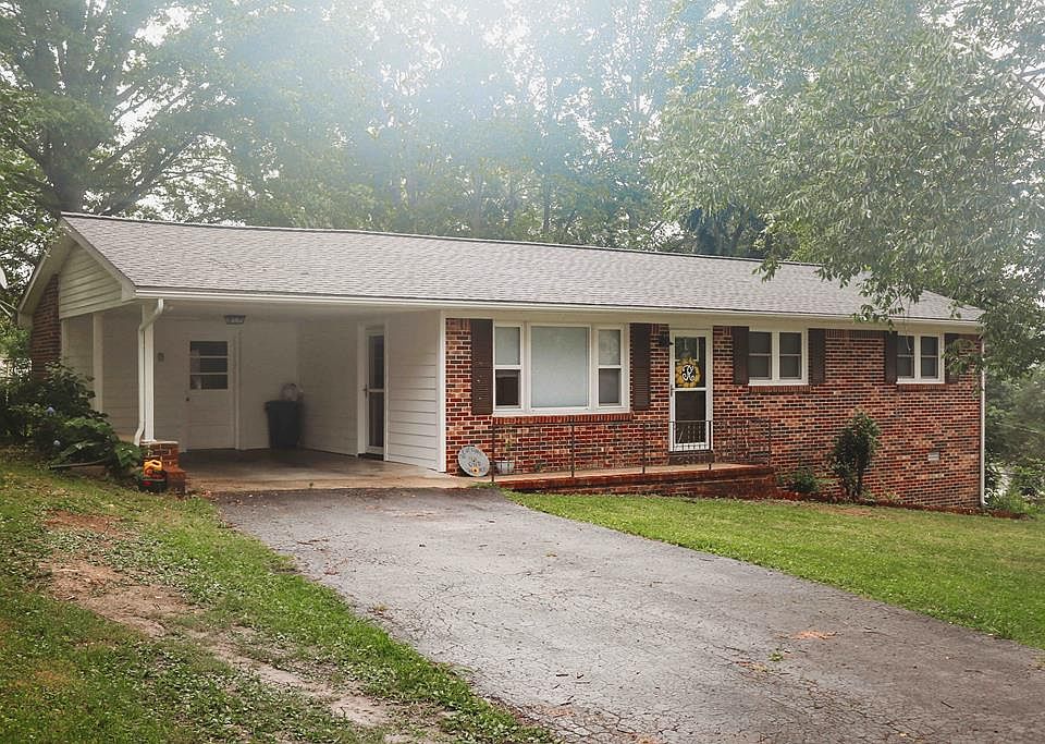 1st image of 2364 Lakeland Dr