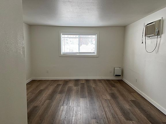 5th image of 712 E B St