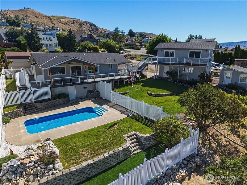 3rd image of 104 Orchard View Drive