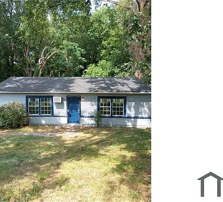 5 bed, 1400 sqft, $2,100 — Photo 1