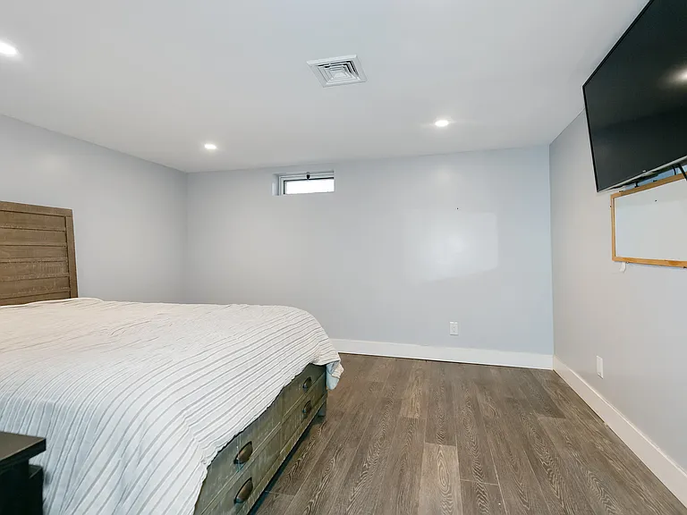 22 Olive St — Photo 18