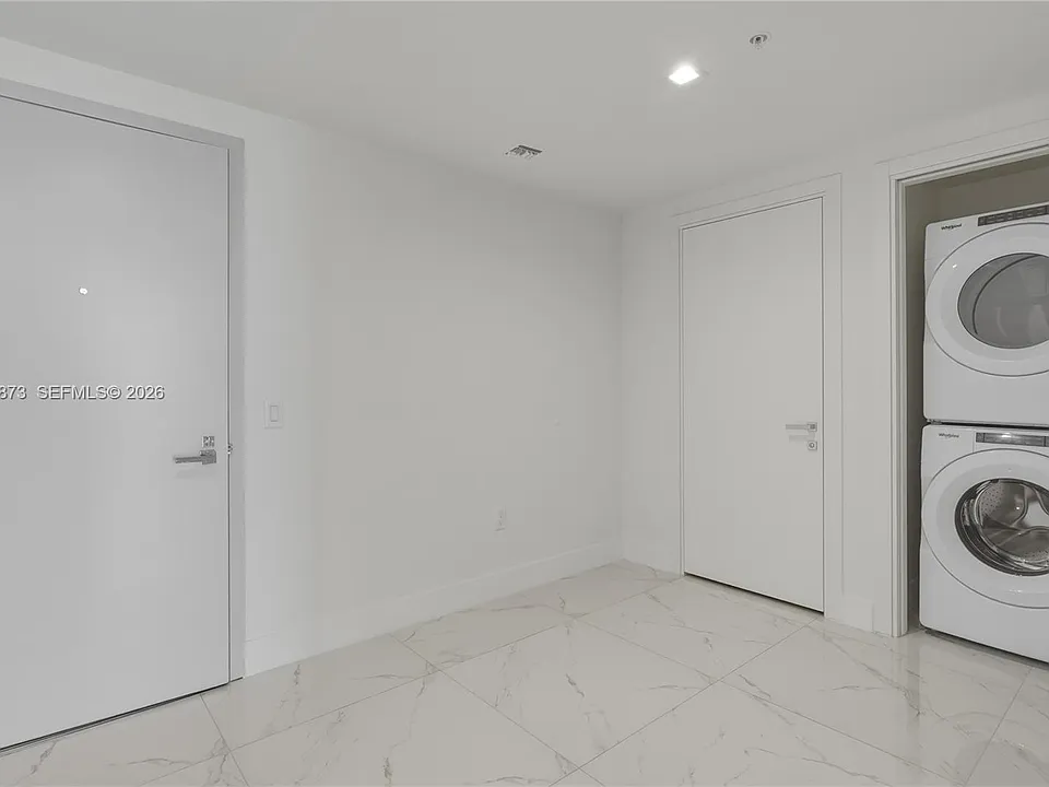 1170 E Hallandale Bch #904