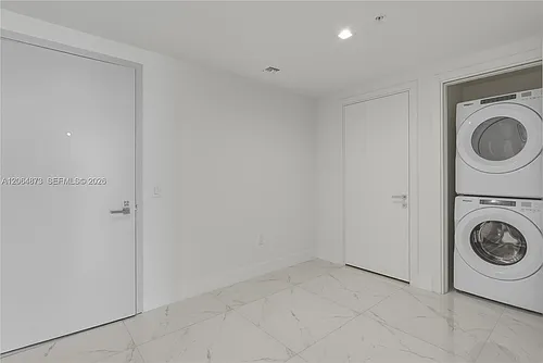 1170 E Hallandale Bch #904 Photo 1