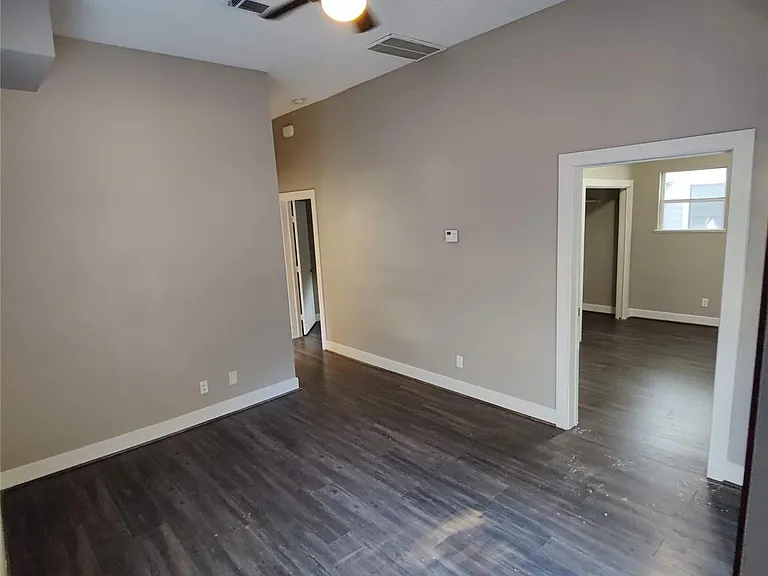 711 Graham Pl #A — Photo 2