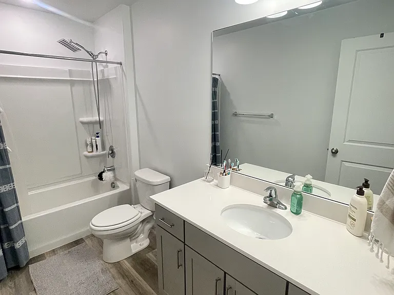 639 W Parker Pl — Photo 17