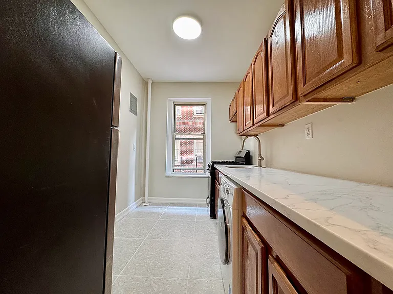 187 Pinehurst Ave #1G — Photo 6