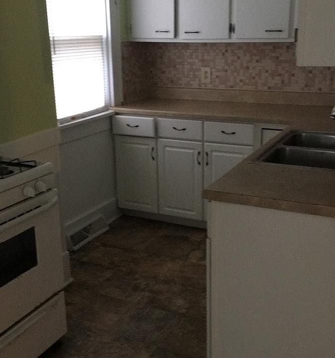 2nd image of 408 E 2nd St APT 1