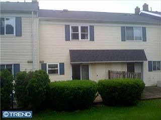 2nd image of 2424 Hillock Ct