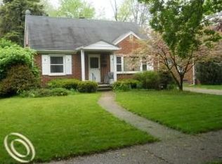 211 Royal Ave, Royal Oak, MI 48073