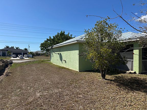 3rd image of 1205 Santa Barbara Blvd N
