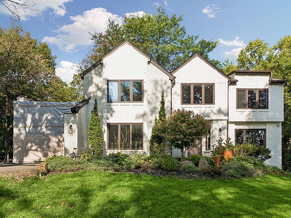 3rd image of 18160 Berry Ln