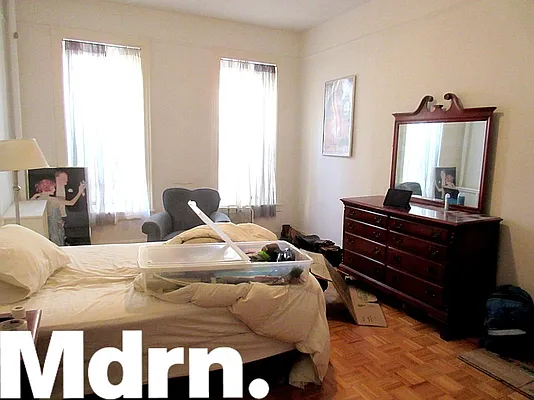 Rented by Mdrn Residential | media 10