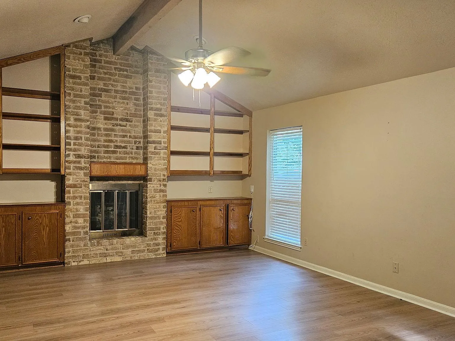 3 bed, 2.0 bath, 1857 sqft, $1,950 — Photo 3