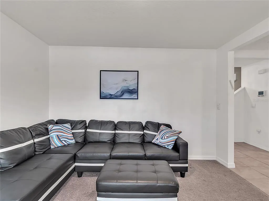 5 bed, 3.0 bath, 3074 sqft, $3,375 — Photo 4