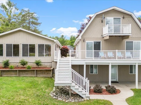 4523 Banbury Ct, Gladwin, MI 48624