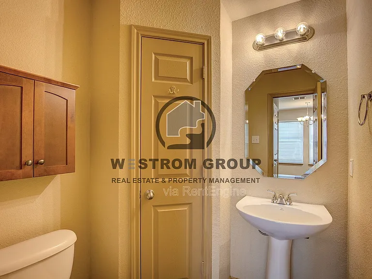 10721 Deauville Dr — Photo 19