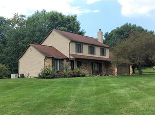 1211 Pembroke Rd, Newark, OH 43055