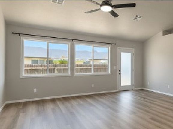 2nd image of 3123 Village Green St