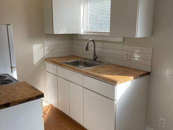 3rd image of 206 Lakeland Dr