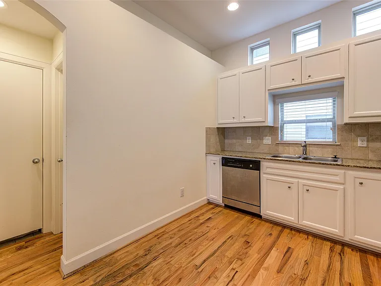 2710 Hullsmith Dr #402 — Photo 12