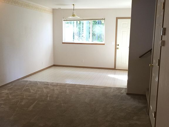 4th image of 699 NW Paragon Pl #1-
