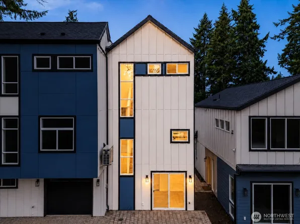14308 B Roslyn Place N, Seattle, WA 98133
