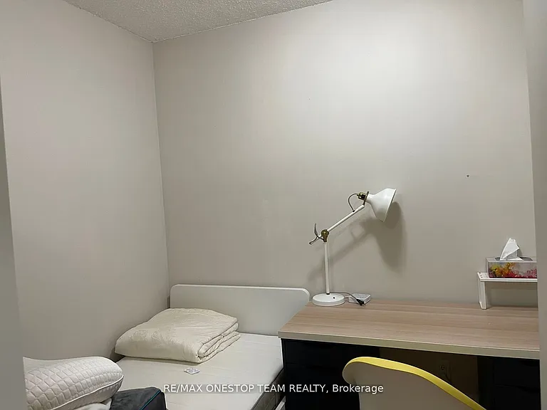 21 Carlton St #406 — Photo 10