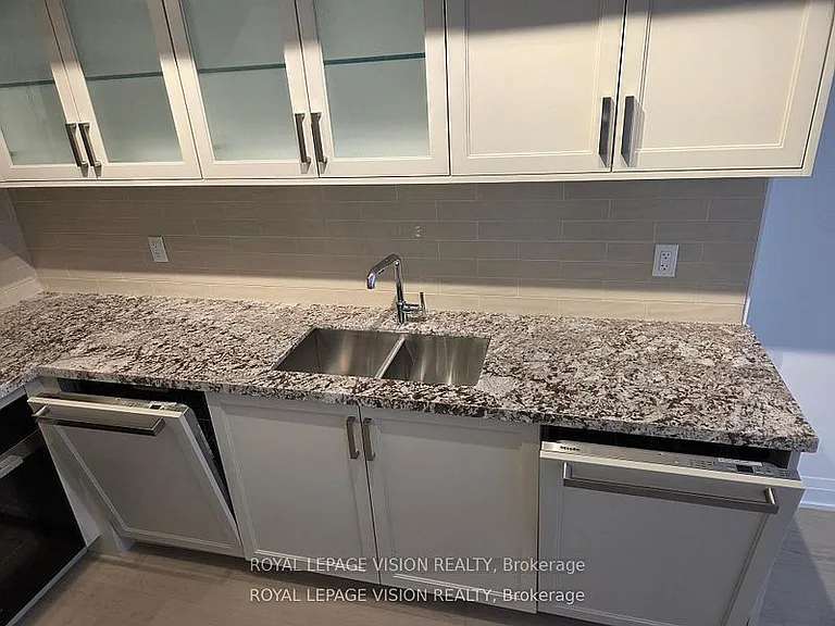 505 Glencairn Ave #206 — Photo 3
