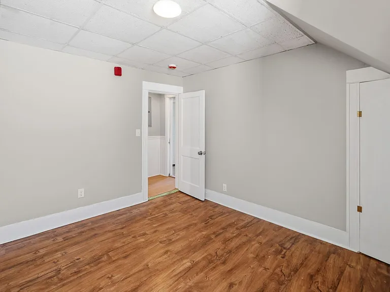 387 Grove St — Photo 25