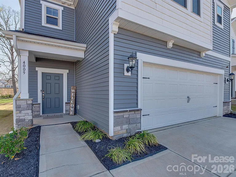 4009 Woodland View Dr — Photo 2