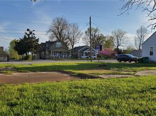 706 W Meadow Ave, Springdale, AR 72764