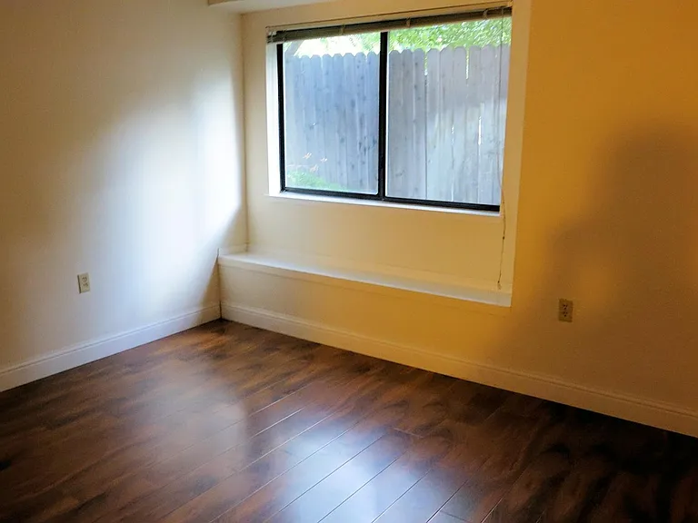 804 9th St #106 — Photo 10