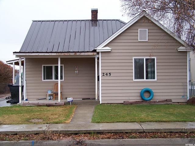 1st image of 245 Woodlawn St