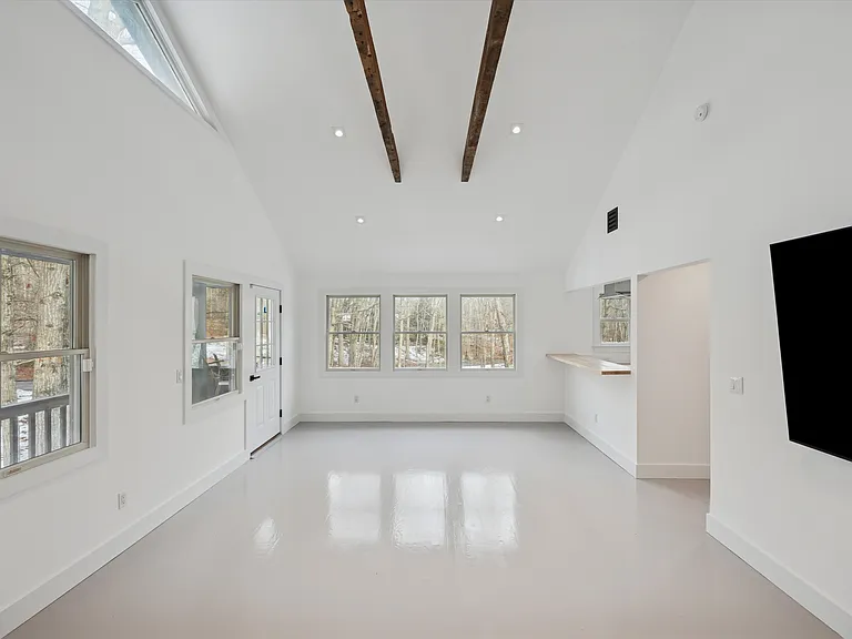 876A Millstone Rd — Photo 1
