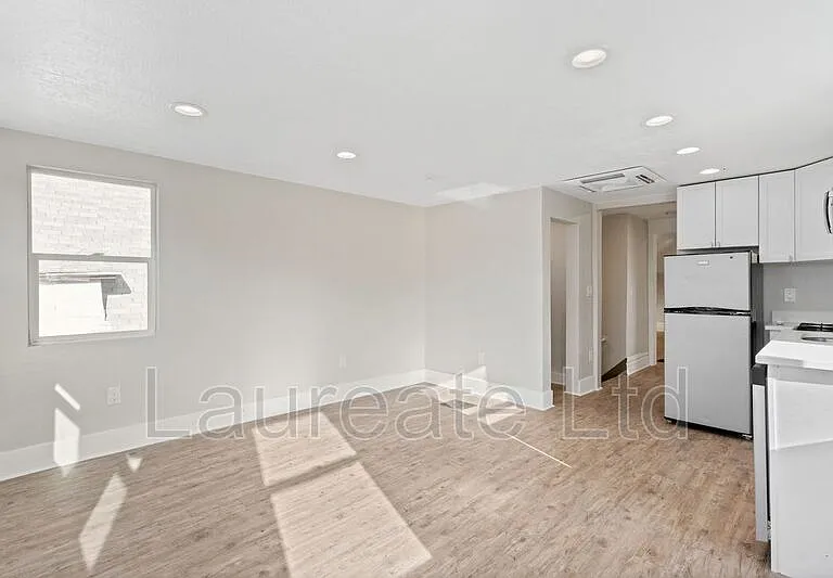 252 N Lincoln St #4 — Photo 8