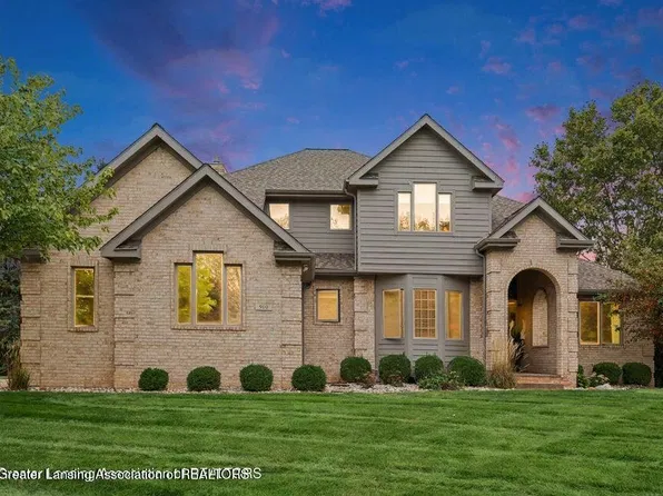 910 Sandhill Dr, Dewitt, MI 48820