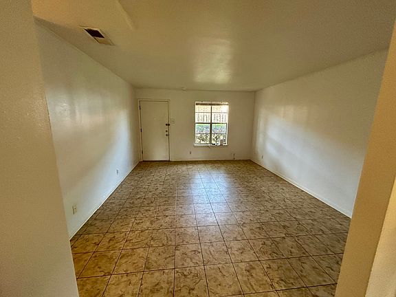 2nd image of 617 Clay St #4