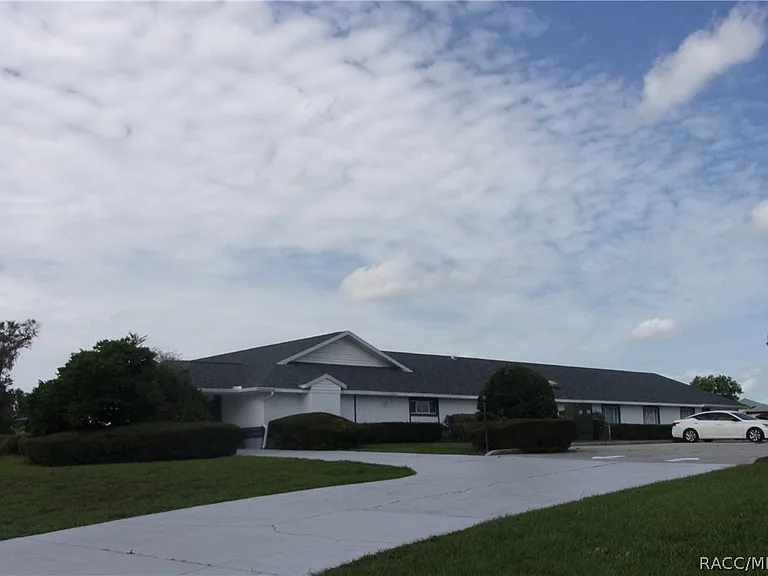 10494 S Drew Bryant Cir — Photo 32