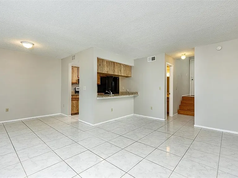 2517 E Stanley Matthew Cir — Photo 2