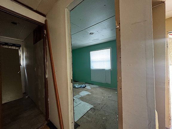 4th image of 1742 Blue Jay Cir