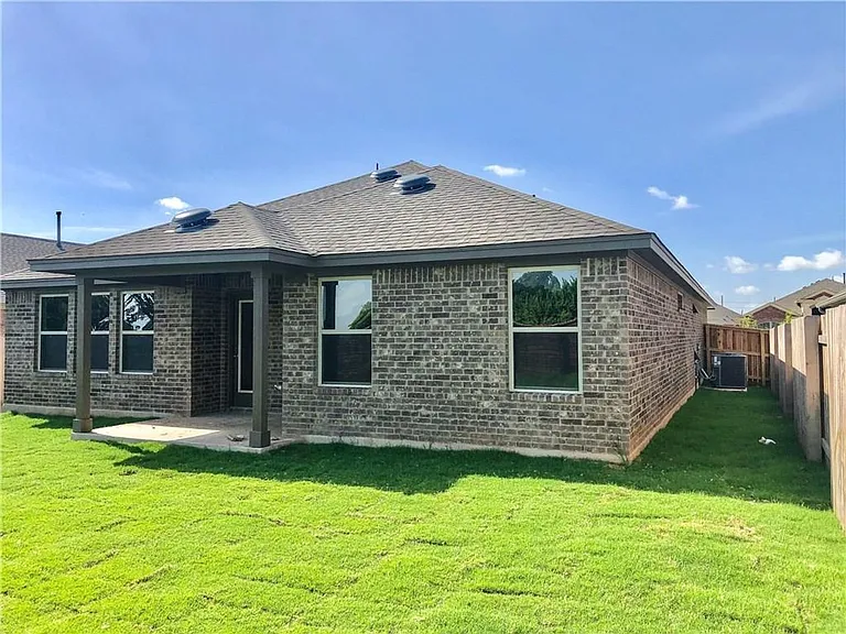 1312 Chad Dr — Photo 14