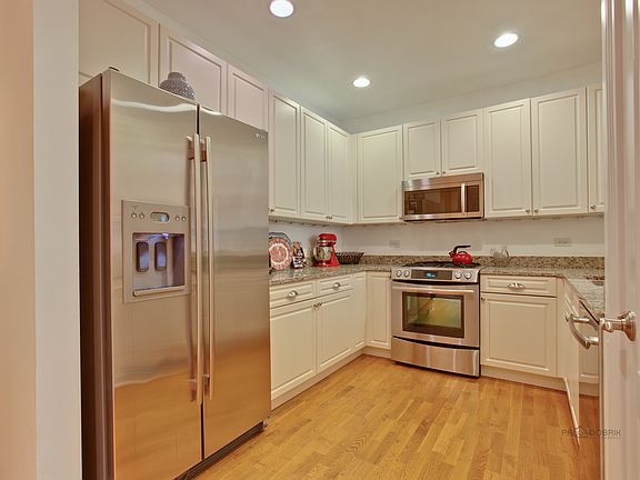 4th image of 1800 Amberley Ct APT 108