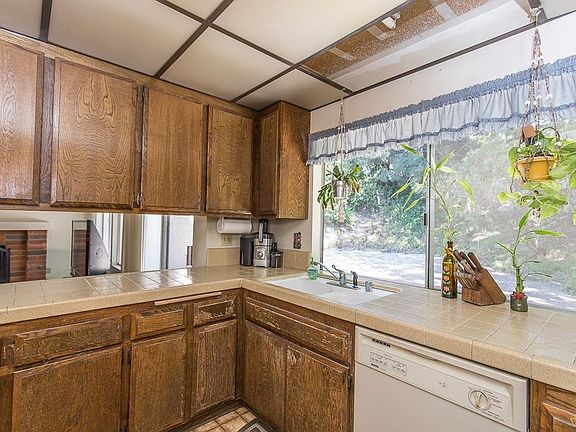 4th image of 3528 Quarzo Cir