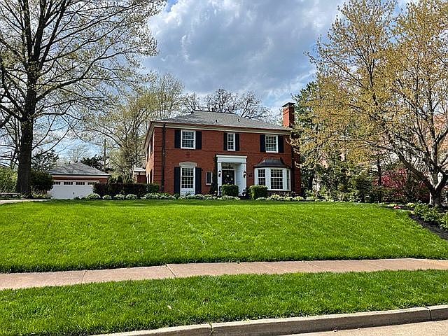 2nd image of 571 Westborough Pl