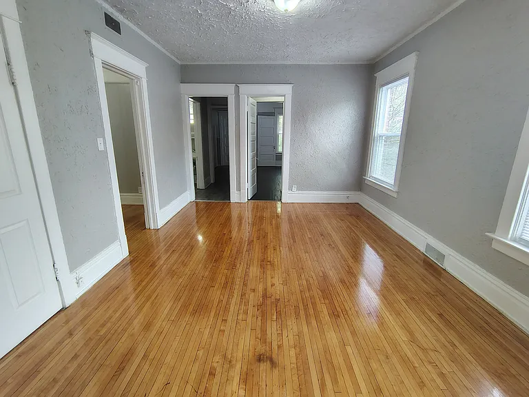 1112 Crosby St #2 — Photo 7